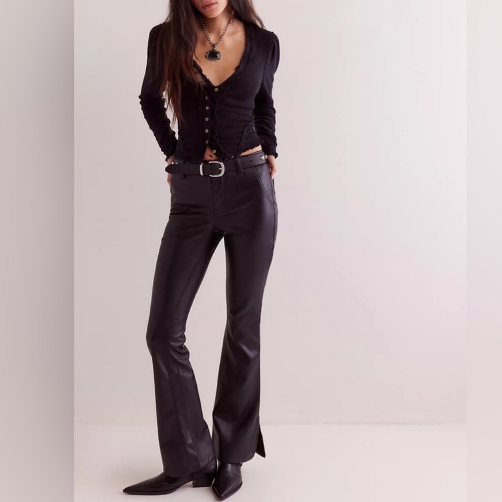 We The Free Level Black Up Vegan Slit Slim Flare Jeans Size 31